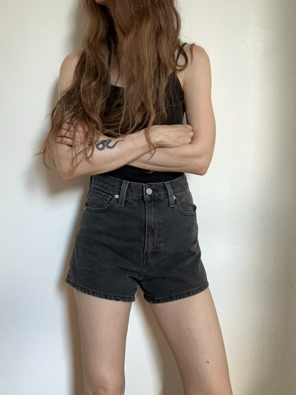 Great black denim Levi's shorts, High waisted Mom shorts. Size 25 26 S